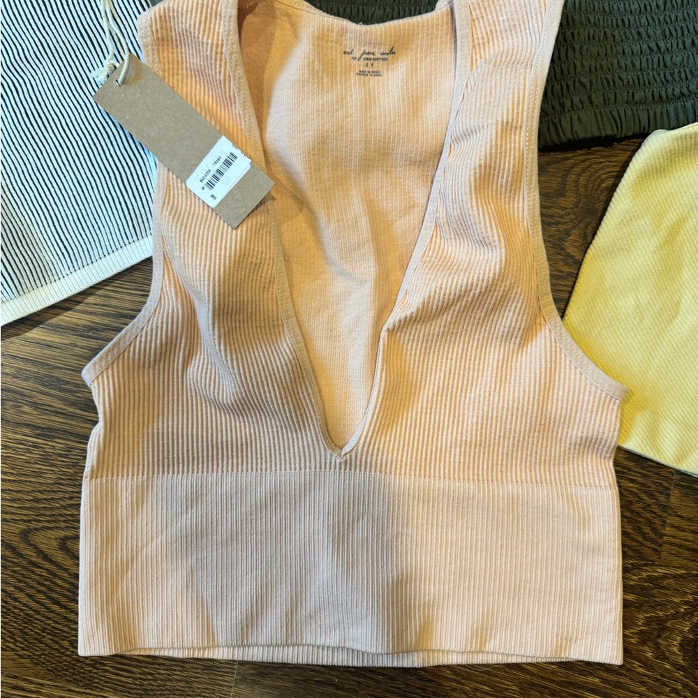 Stylish Women's Tank Top Collection - Picture 2 of 16